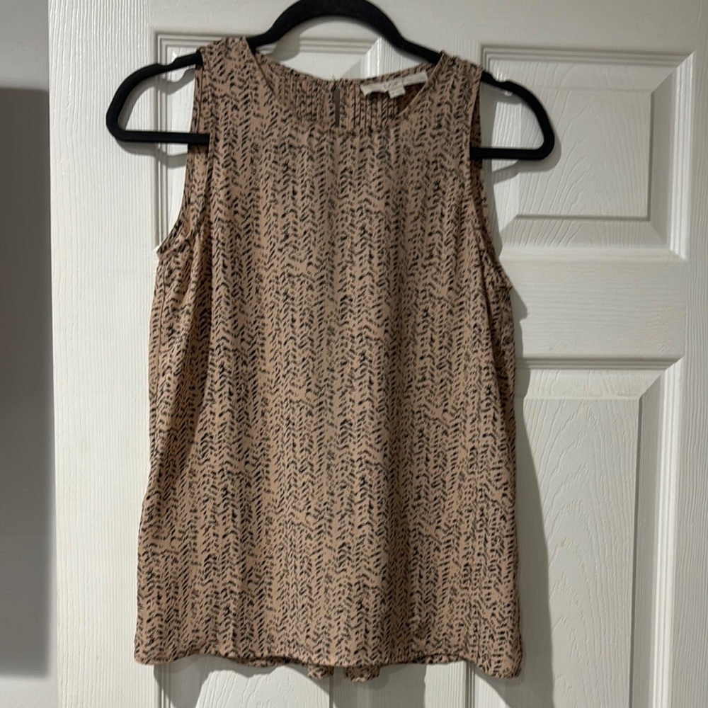 Loft Tan Sleeveless Tank Top with Classic Style size sp